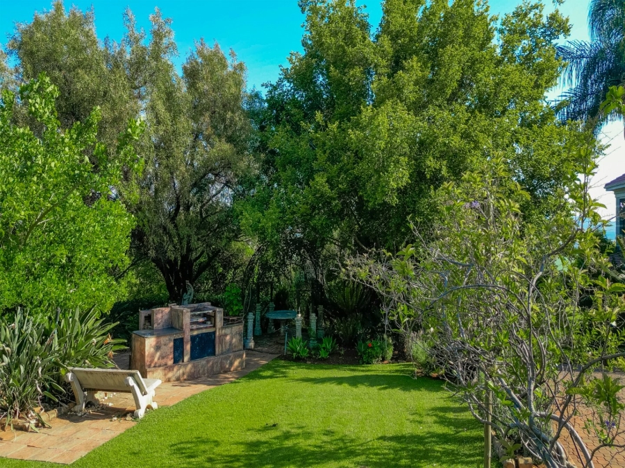 4 Bedroom Property for Sale in Kosmos Ridge North West